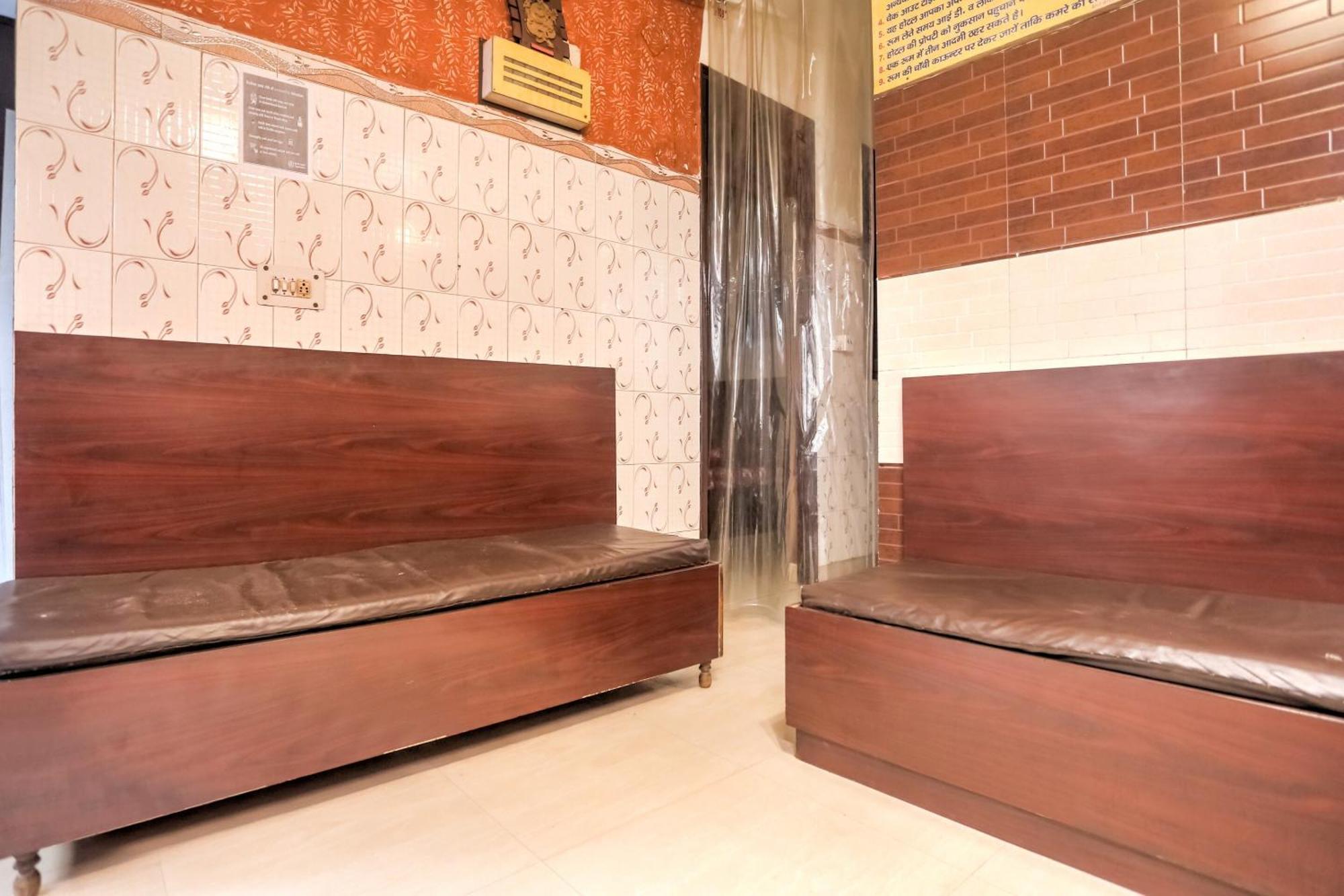 Hotel O Shri Sai Guest House Delhi Kültér fotó