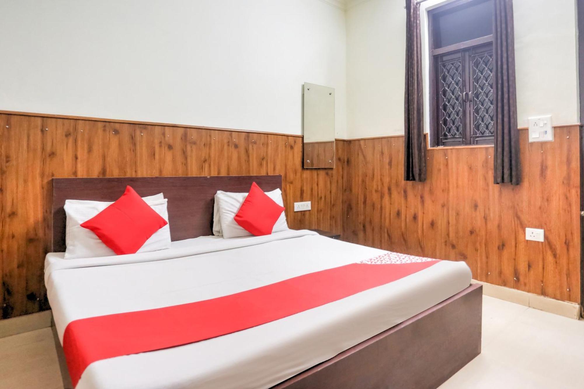 Hotel O Shri Sai Guest House Delhi Kültér fotó
