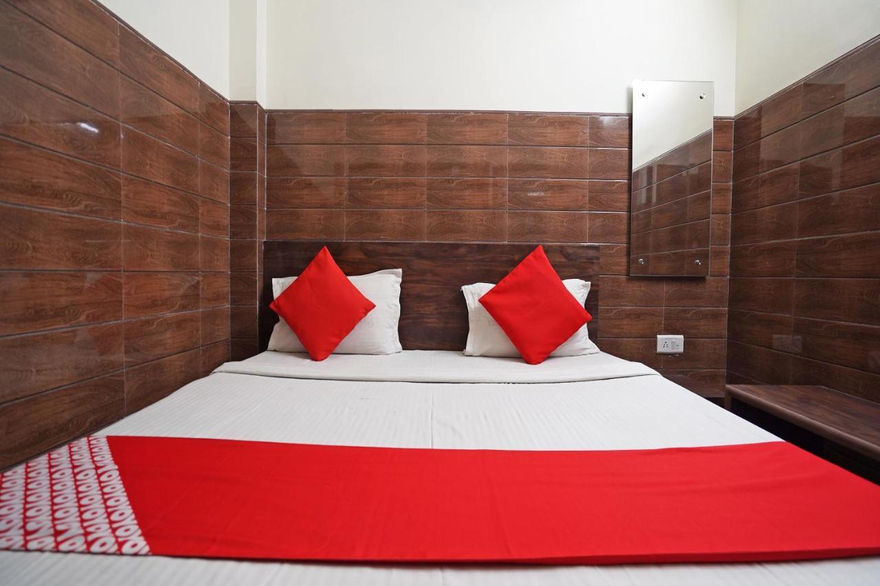 Hotel O Shri Sai Guest House Delhi Kültér fotó