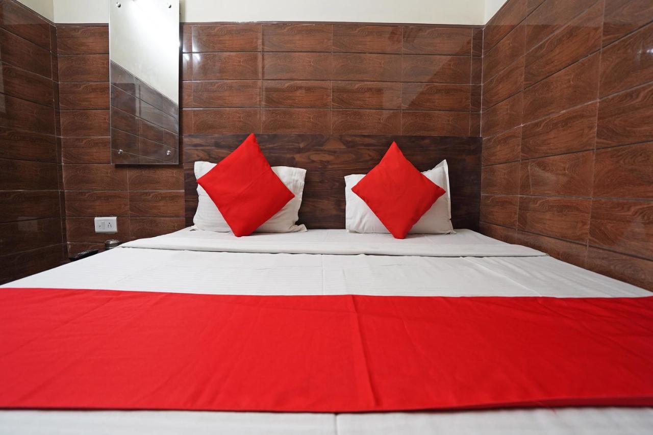 Hotel O Shri Sai Guest House Delhi Kültér fotó